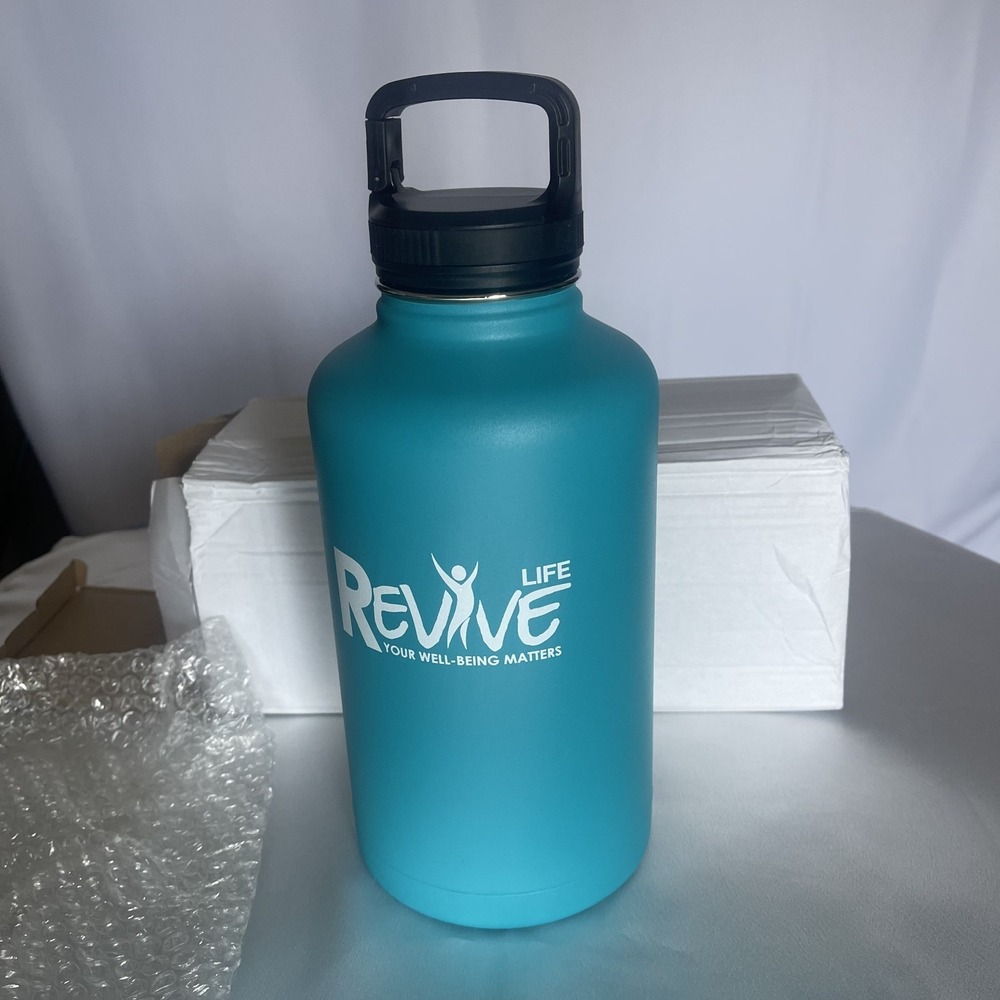 New Revive Life Insulated BPAFree Prem Vacuum Insulation Water Bottle 64oz Green